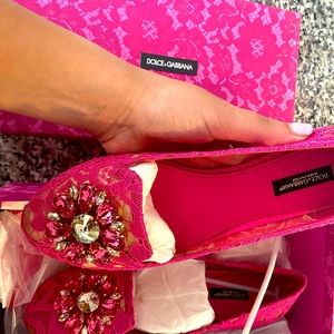 Dolce&Gabbana Pink Slipper in Taormina lace with Crystals brand new.